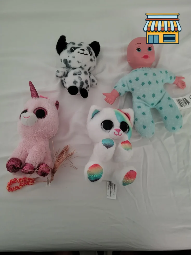 Set of dolls • Condition: Like new • Location: Hollywood, FL • Price: Free