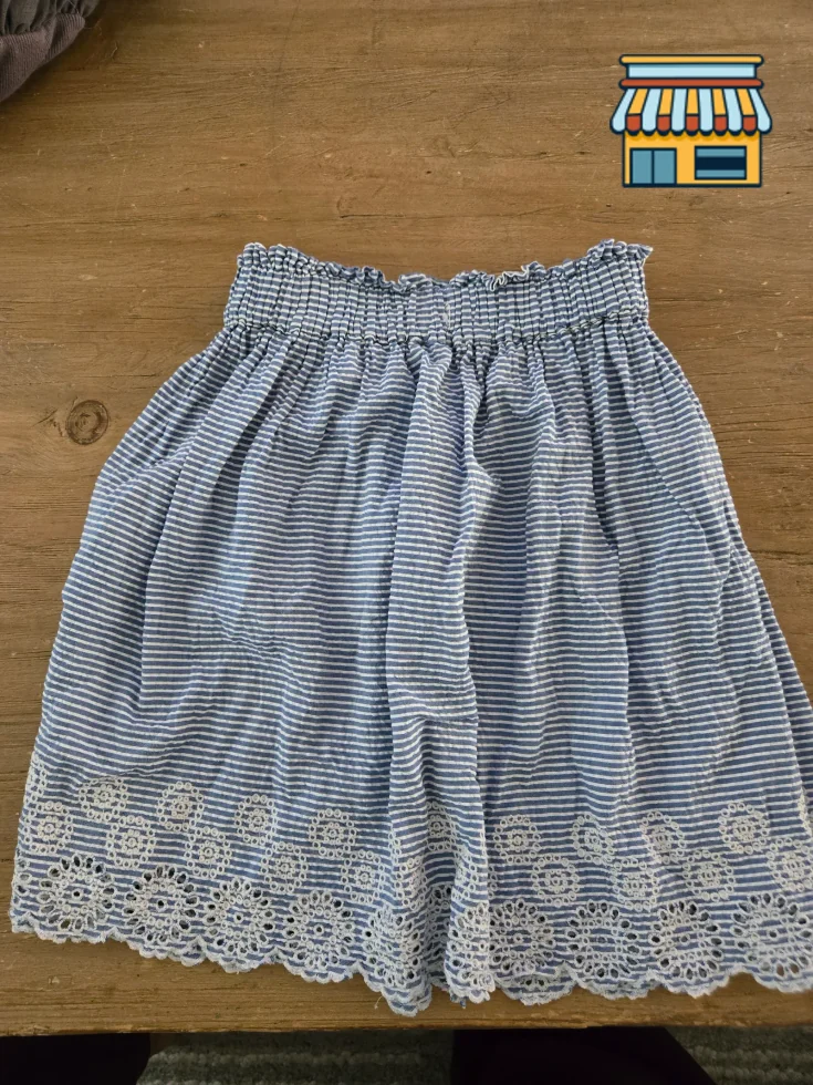 Girls skirt • Condition: Excellent • Location: Hollywood, FL • Price: Free