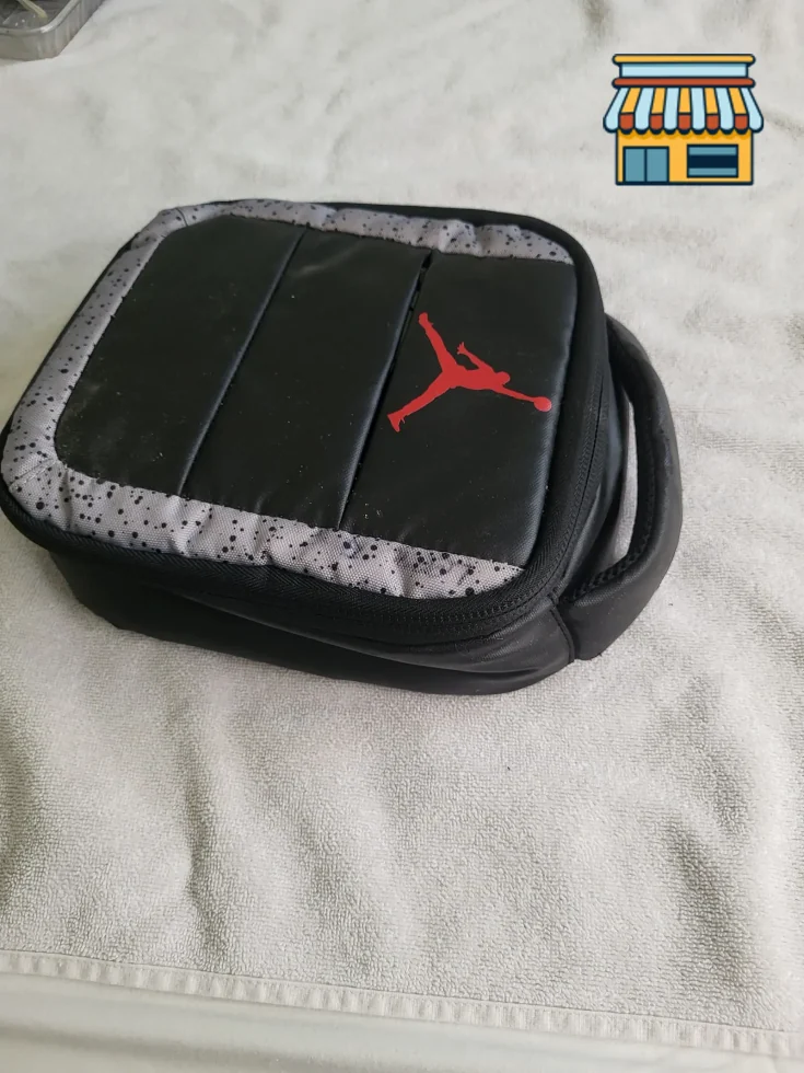 Lunchbox • Condition: Excellent • Location: Hollywood, FL • Price: Free