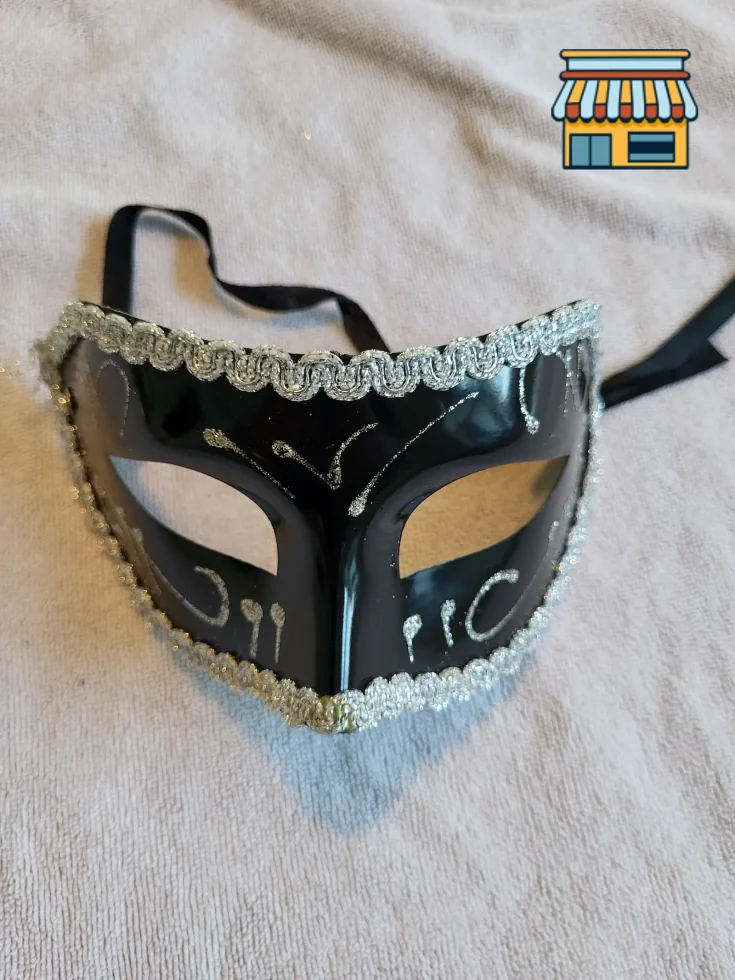 Eye mask black • Condition: Like new • Location: Hollywood, FL • Price: Free