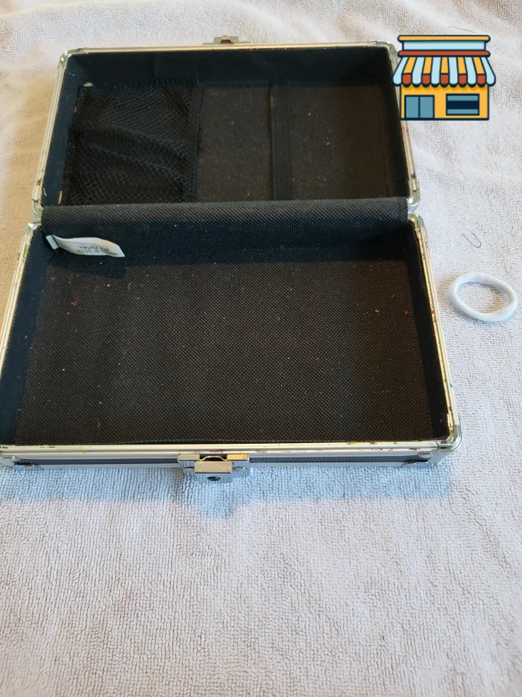 Storage case thumbnail 2