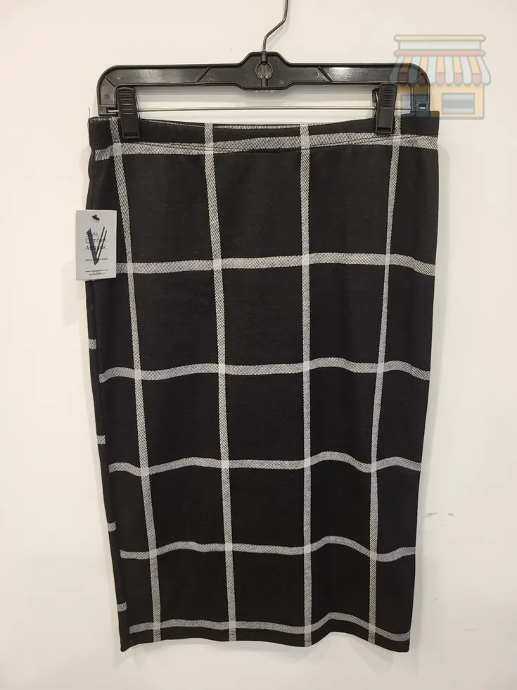 Black and White Checkered Pencil Skirt • Condition: Excellent • Location: Davie, FL • Price: Free