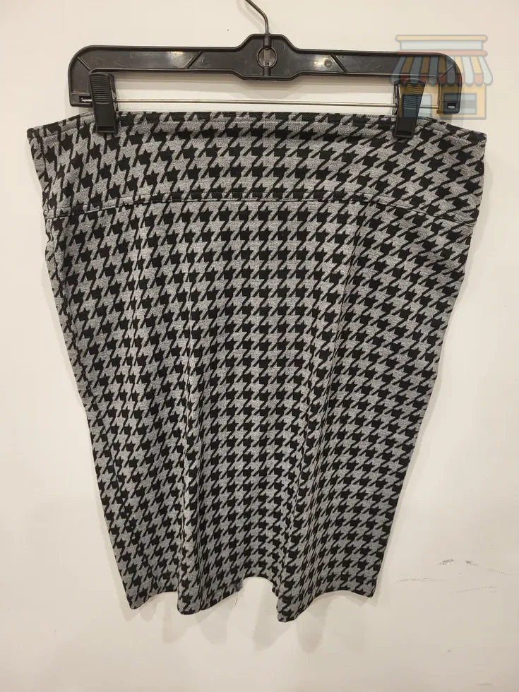 Black and Gray Houndstooth Pencil Skirt thumbnail 2