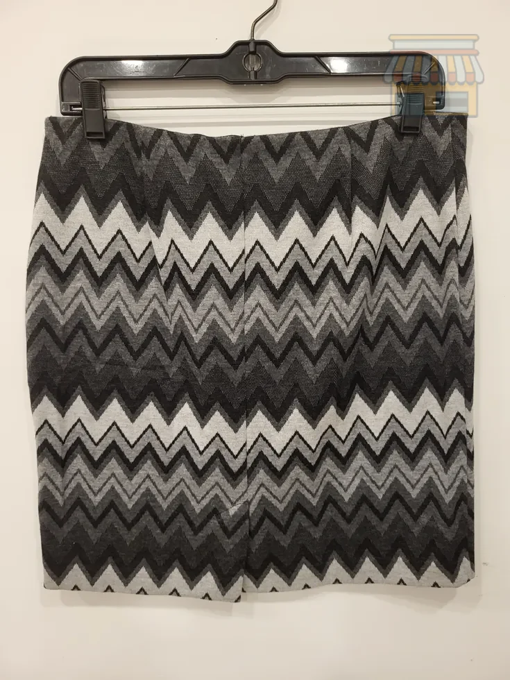 Black and Gray Chevron Pencil Skirt • Condition: Excellent • Location: Davie, FL • Price: Free