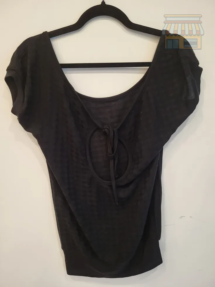 Black Short Sleeve Scoop Neck Top • Condition: Excellent • Location: Davie, FL • Price: Free