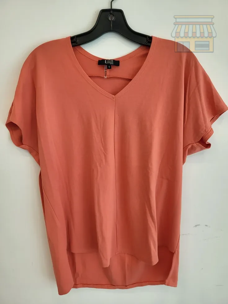 Coral V-Neck Relaxed Fit Top S • Condition: Excellent • Location: Davie, FL • Price: Free