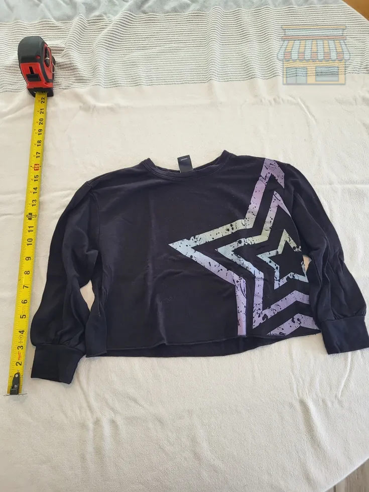 Girls' Black Cropped Star Sweatshirt • Condition: Excellent • Location: Davie, FL • Price: Free