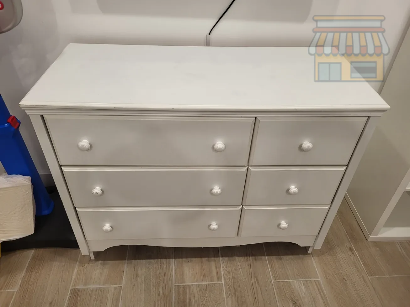 White Wooden Dresser with 6 Drawers • Location: Fort Lauderdale, FL • Price: Free